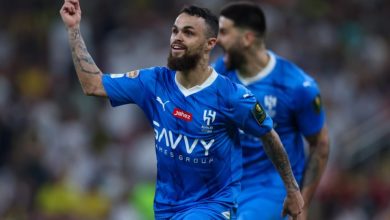 نجم الهلال السابق يقترب من العودة إلى الدوري السعودي